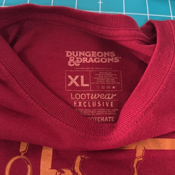 NWOT LootCrate Dungeons & Dragons Dark Red T-Shirt Unisex XL D&D Role Playing - Picture 3 of 4